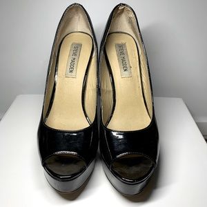 Steve Madden Black heels size 8